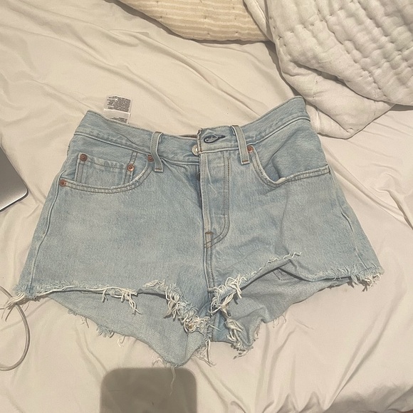 Levi Denim 501 Shorts - Picture 4 of 7
